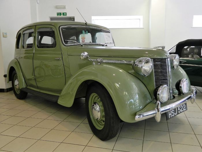 Austin Sixteen 2.2 Saloon Petrol Green