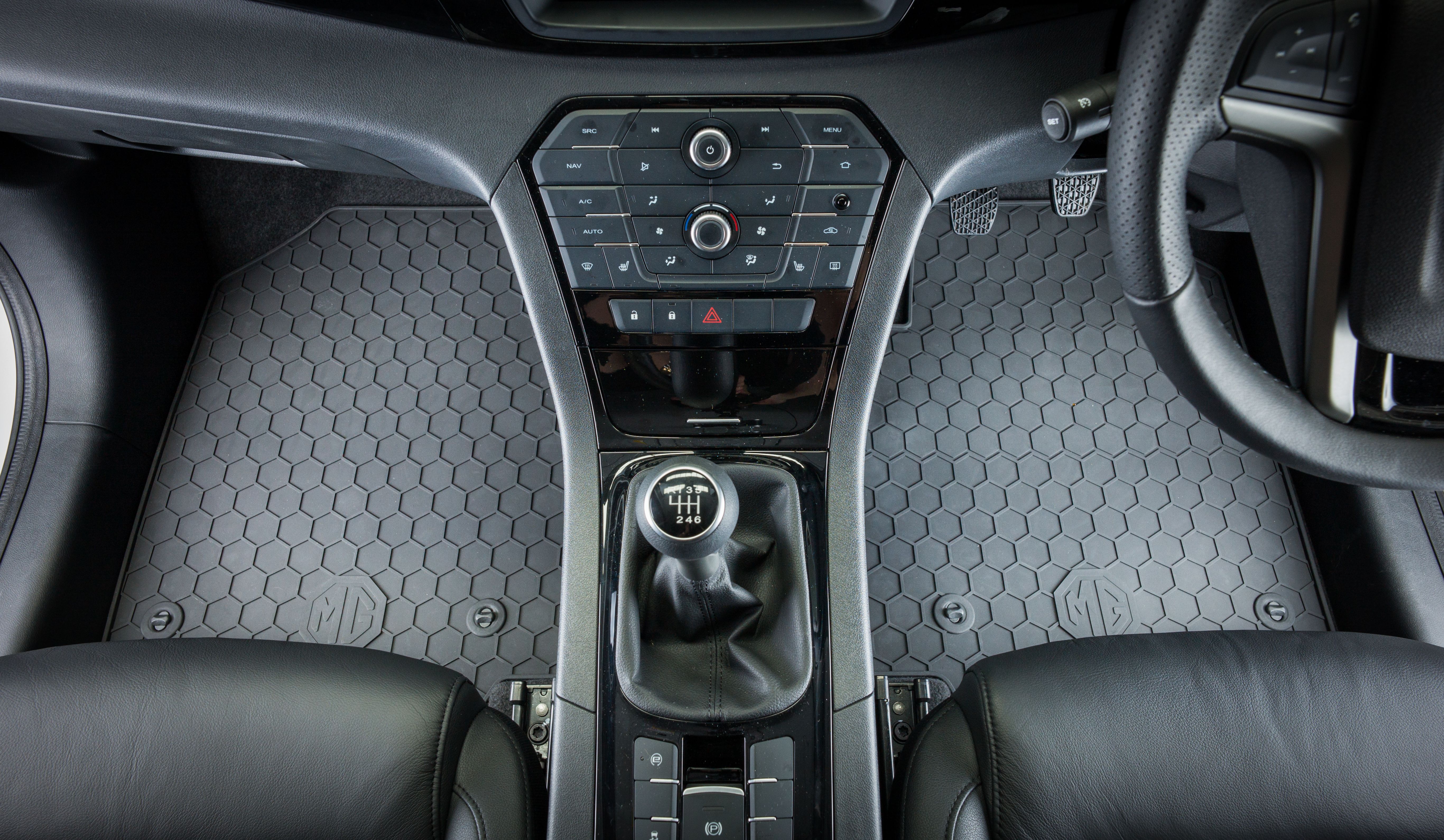 MG GS RUBBER MAT SET
