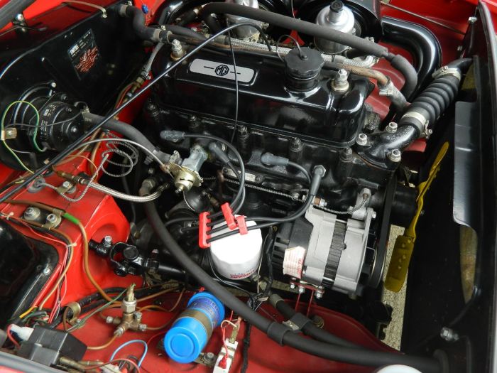MG MGB 1.8 ROADSTER Sports Petrol Tartan Red