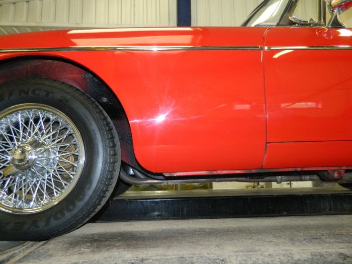 MG MGB 1.8 ROADSTER Sports Petrol Tartan Red