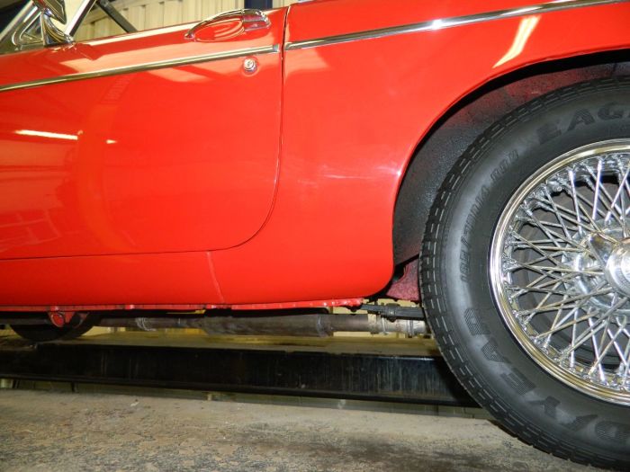 MG MGB 1.8 ROADSTER Sports Petrol Tartan Red