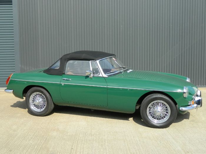 MG MGB 1.8 ROADSTER Sports Petrol British Racing Green