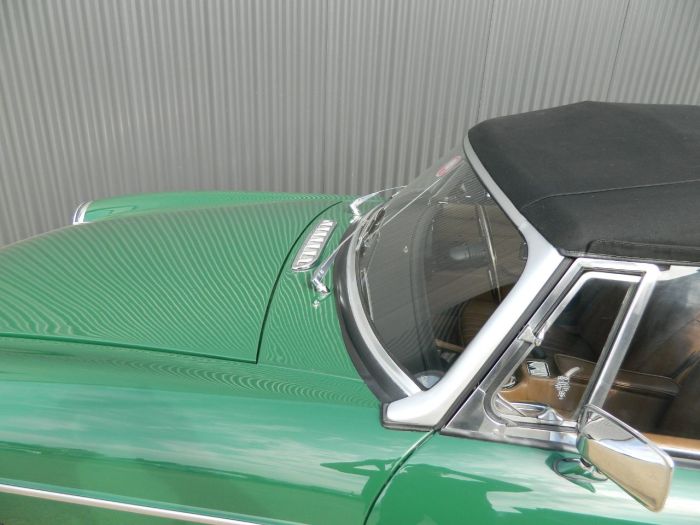 MG MGB 1.8 ROADSTER Sports Petrol British Racing Green