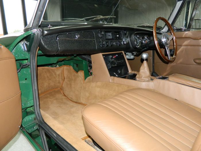 MG MGB 1.8 ROADSTER Sports Petrol British Racing Green