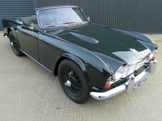 Triumph TR4 2.1 Sports Petrol Triumph Racing Green