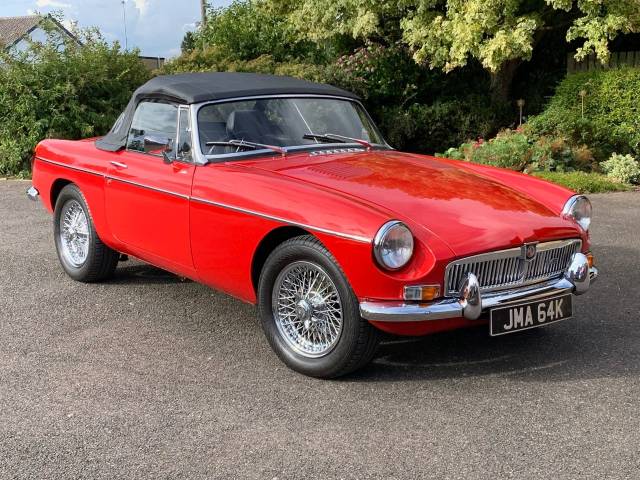 MG MGB 3.5 V8 Roadster Sports Petrol Tartan Red