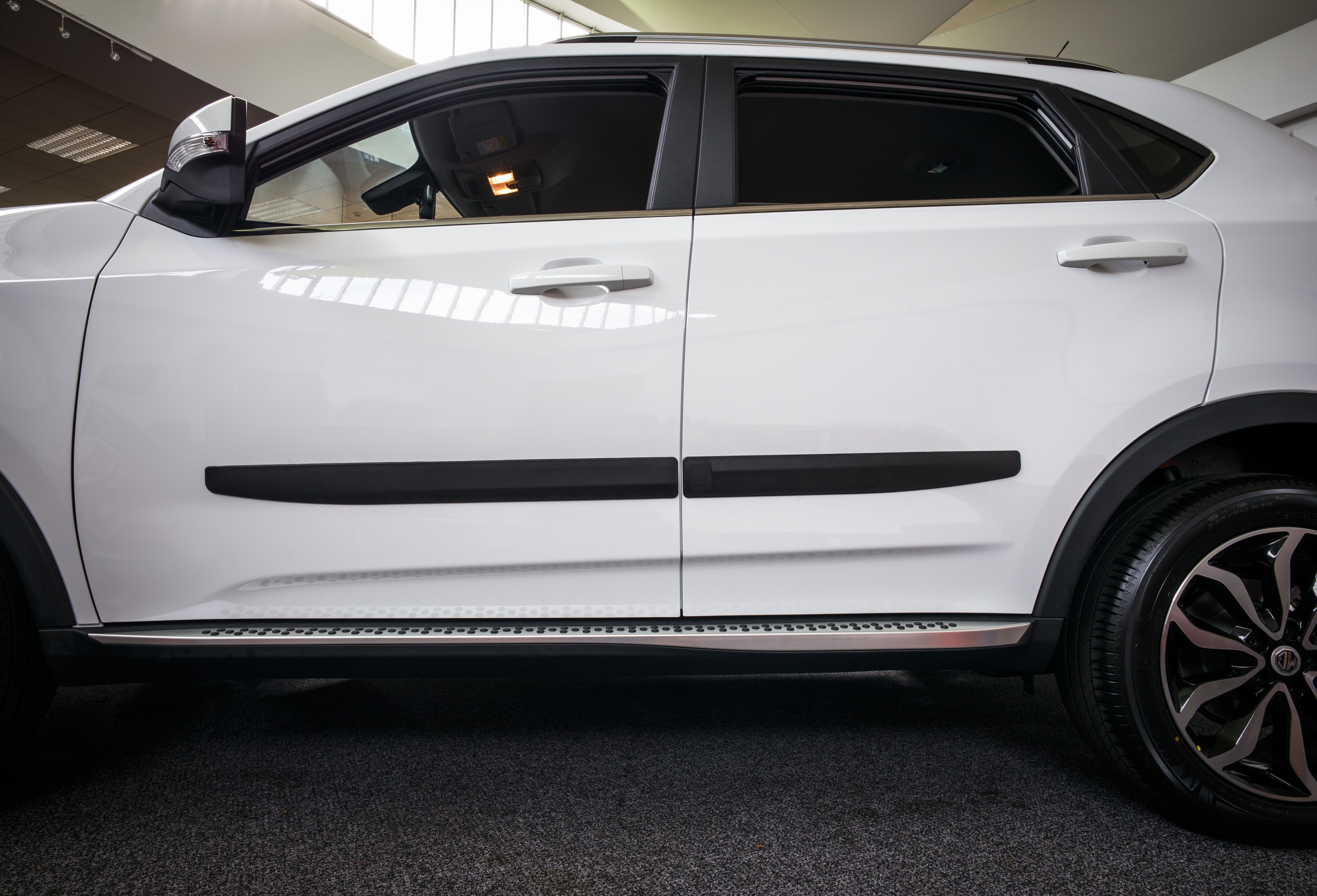 MG GS SIDE BODY MOULDING
