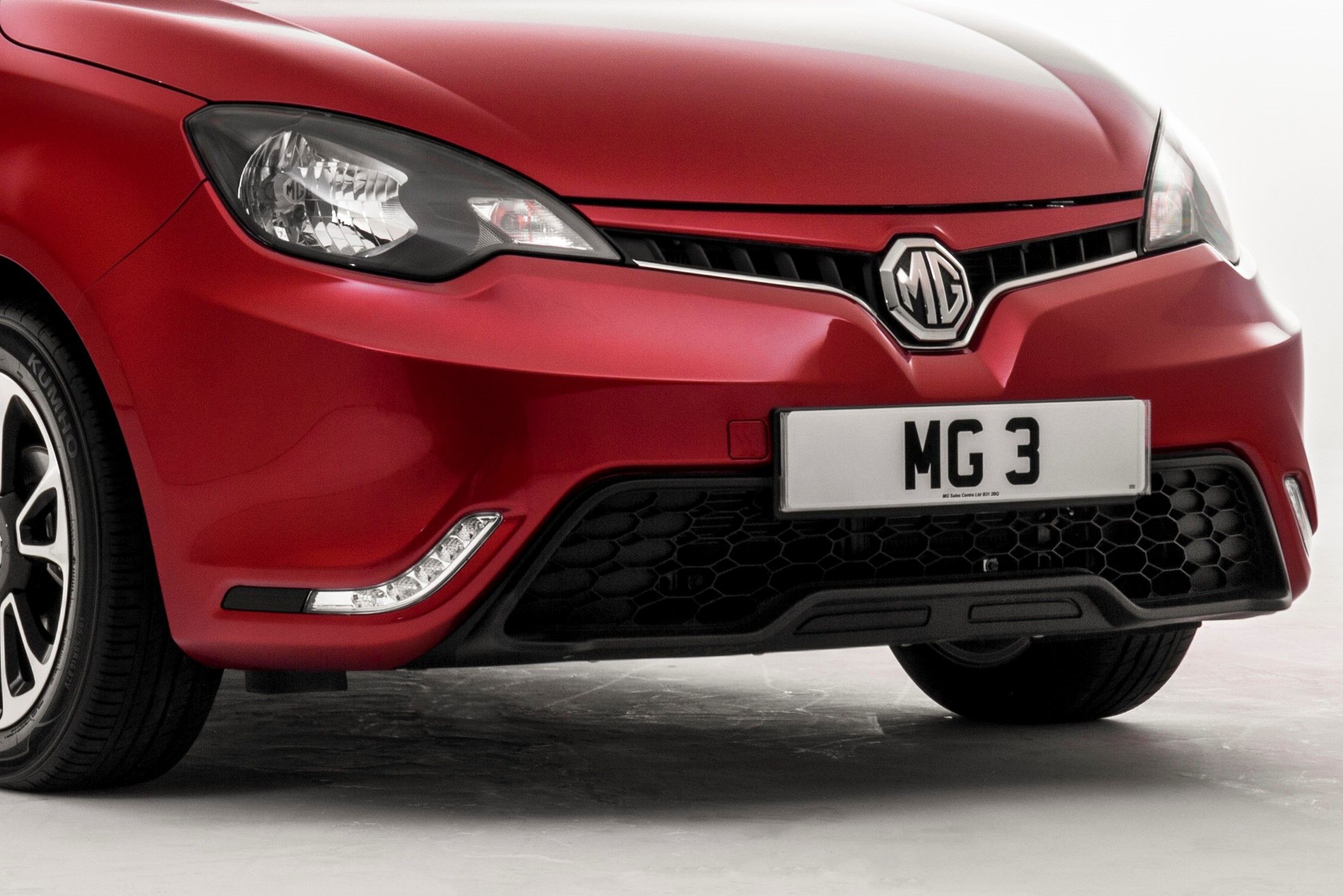 MG3 PARKING SENSORS