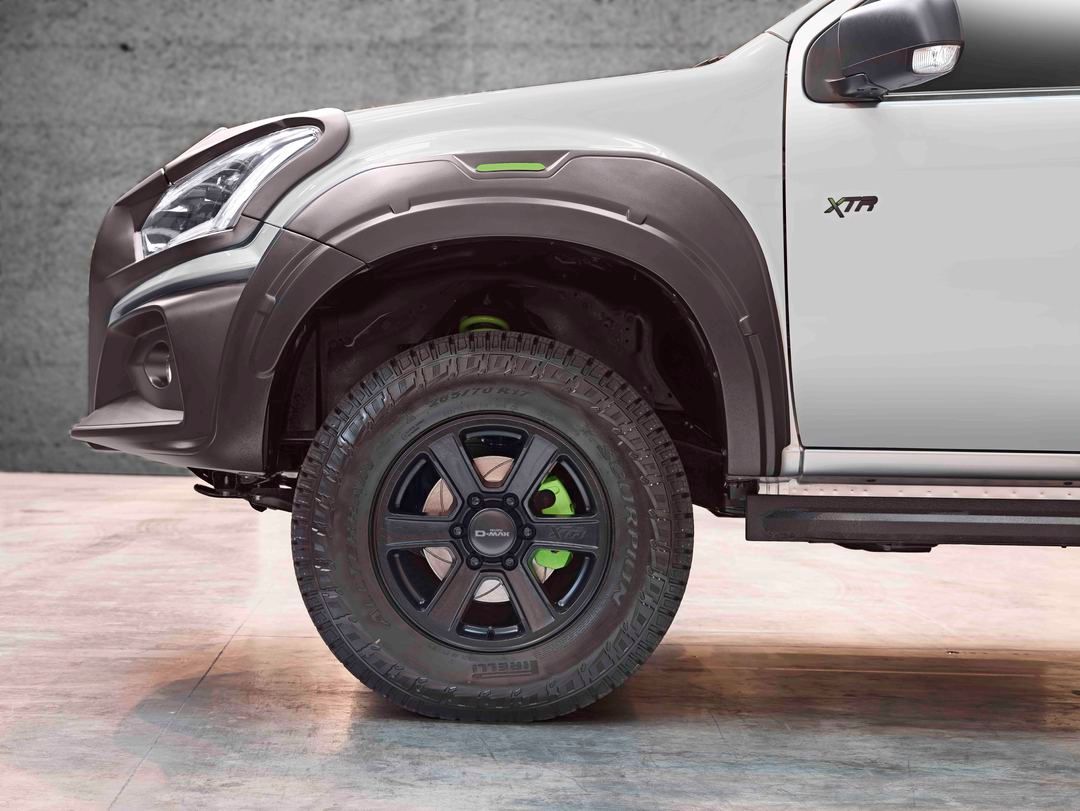 INTRODUCING THE D-MAX XTR...