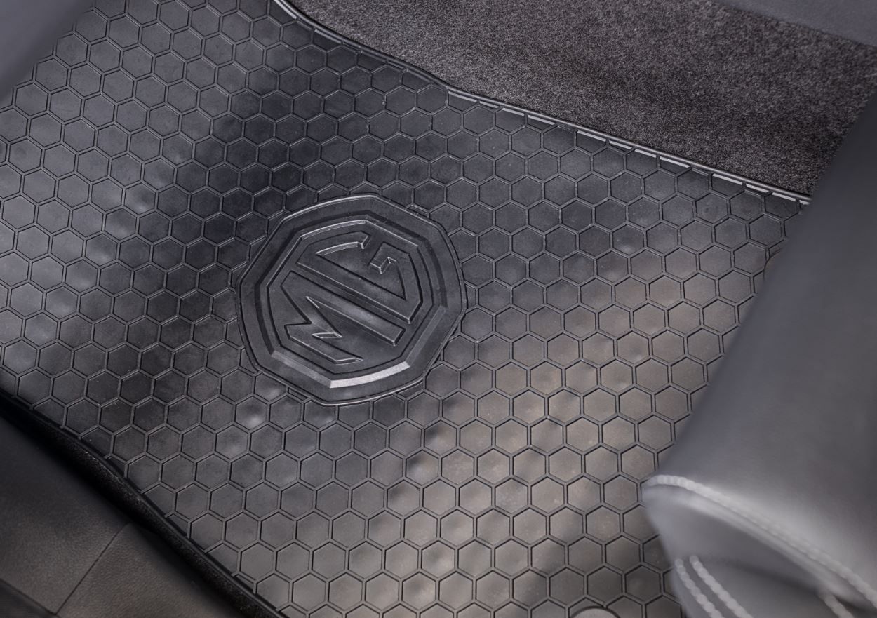 MG HS RUBBER FLOOR MATS