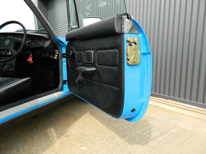MG MGB 1.8 GT Coupe Petrol Pageant Blue